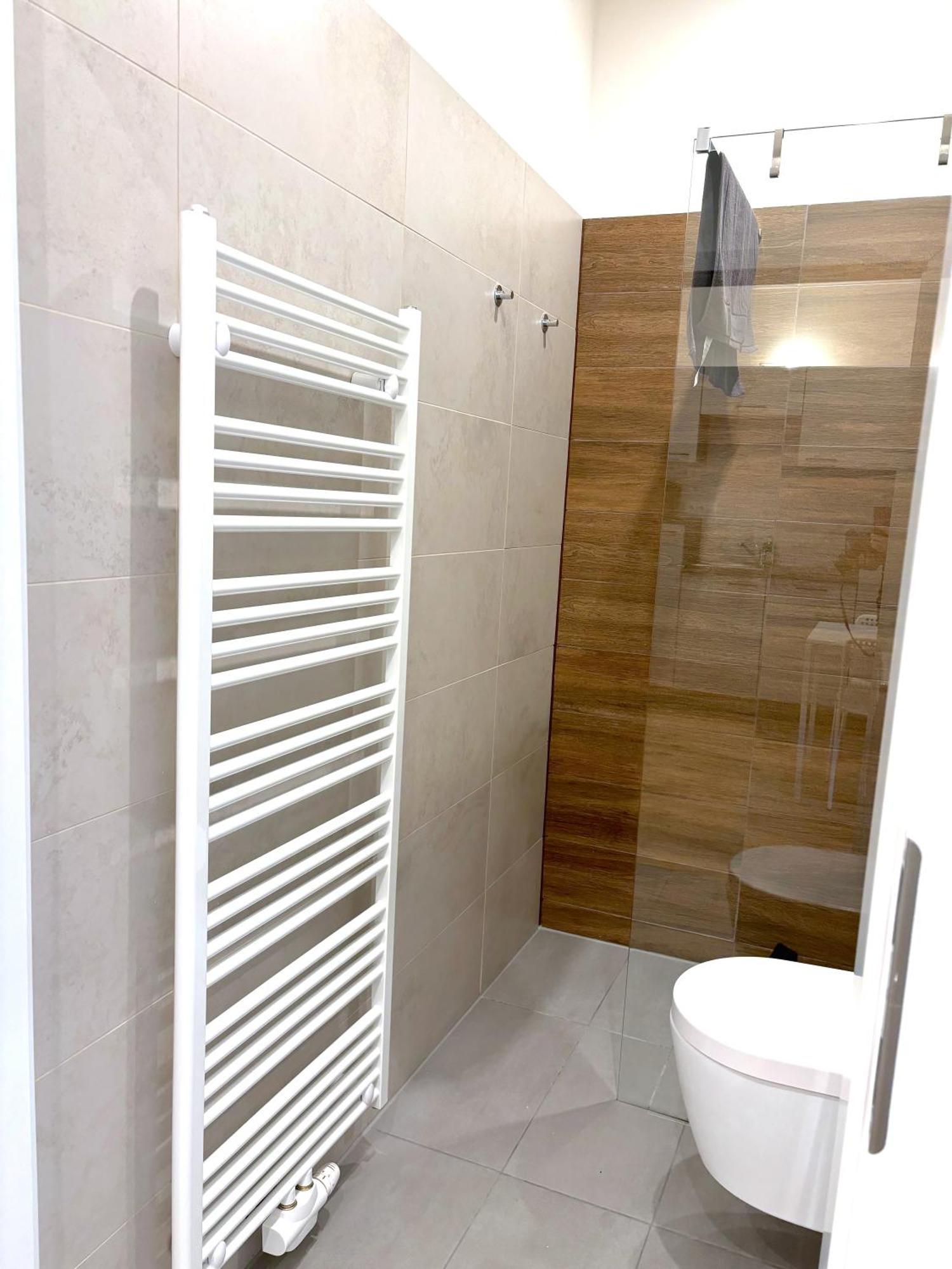 Traumhafte Wohnung Fuer 2, Walk In Dusche, Extra Kueche, Nespresso, Zentral Vienne Extérieur photo